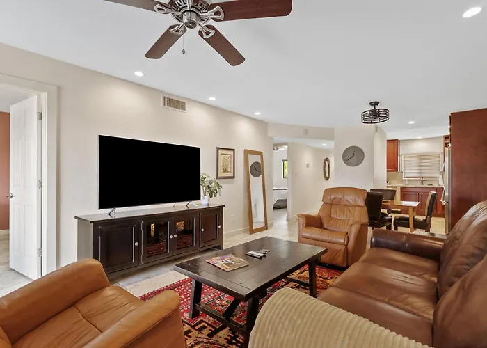 Chaparral 2br Pool, Clubhouse