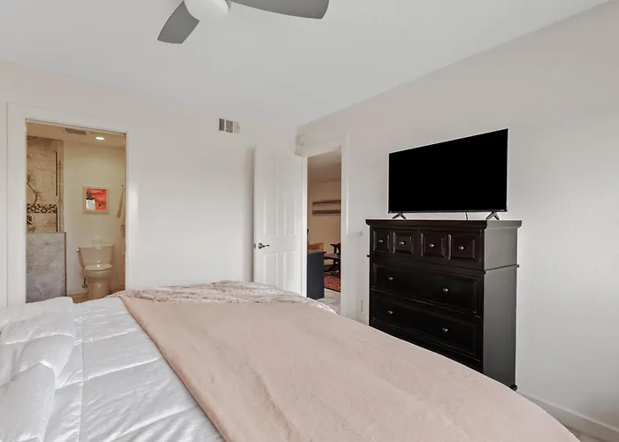 Chaparral 2br Pool, Clubhouse *
